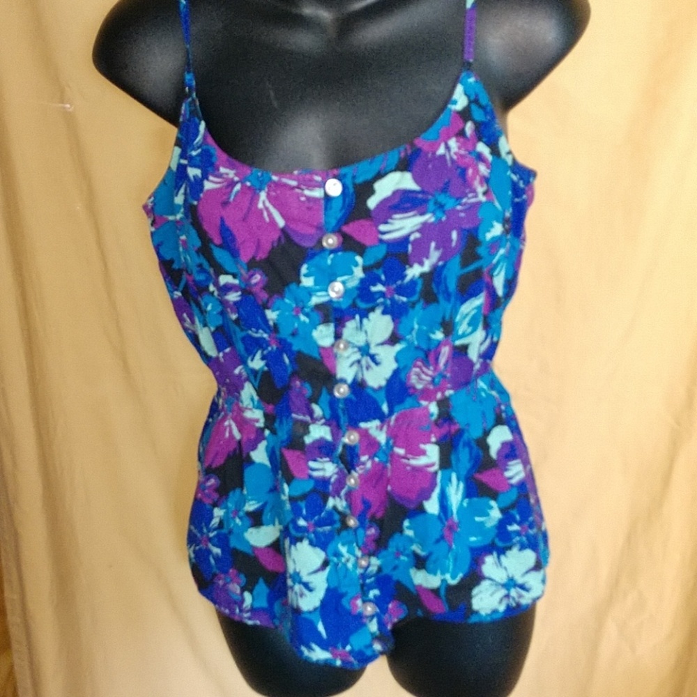 🛍️Button up flower tank